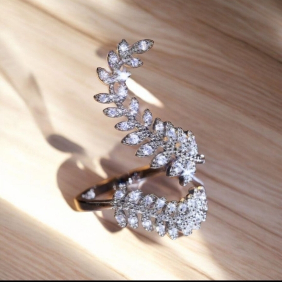 925 Sterling Silver Long Leaf Ring - Picture 4 of 16